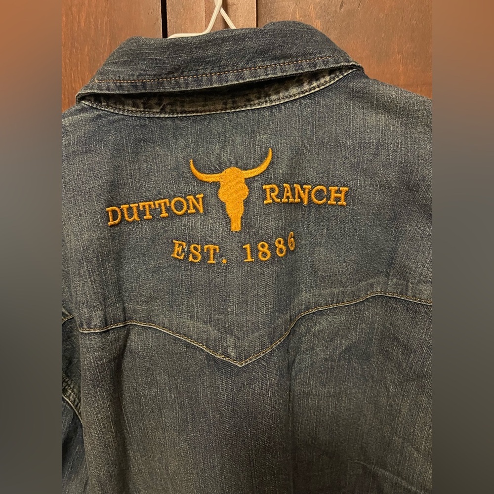 Yellowstone Dutton Ranch Men's Denim Shirt - Picture 4 of 6